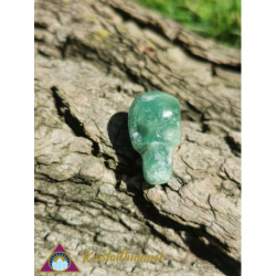 SKULL MADE OF GREEN HAUYN