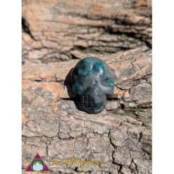 FLAT EMERALD SKULL